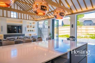 Honeybee Barn - Stunning 4-Bed Rural Paradise -  - 1