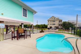 Weekend Therapy - Emerald Isle - 9