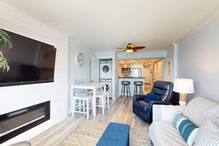 Coastal Living Retreat - 8