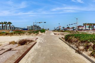 Walk to the beach - Galveston - 1