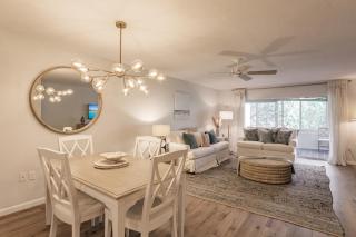 1200-303 Bay-Side Garden Views Await - Sarasota - 1