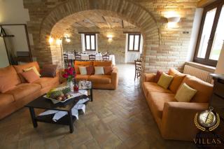 Dreamy Brick Villa With Unbelievable View And A Pool - 4