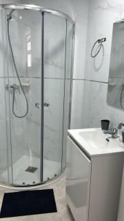 Habitación doble o compartida con baño privado en el centro de Madrid - Madrid - 3