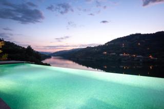 Luxurious 3-br Villa With Infinity Pool in Resende - - 5