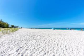 Absolute Paradise Ami-Private Beach Access-Water Views From Every Window-Heated Pool- Walk To 14 Restaurants - Bradenton Beach - 5