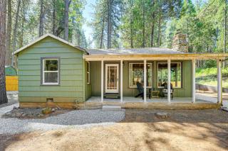 Walk to Winery Cozy Cabin with Fire Pit in Murphys - Murphys - 0