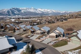 Powder Ridge Escape with Hot Tub - Eden - 5