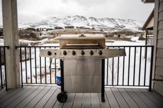 Powder Ridge Escape with Hot Tub - Eden - 2