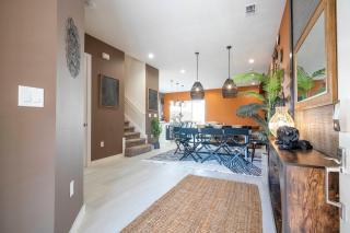 Welcome to The Lion Nest. A Savanna-Inspired Oasis - Orlando - 4