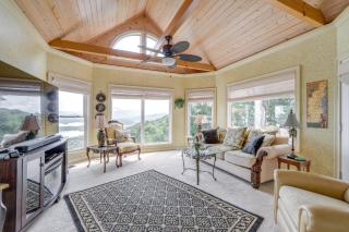 Stunning Hiawassee Hideaway with Impeccable Views! - Hiawassee - 4
