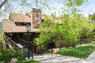 Creekside Comfort with Resort Amenities - Eden - 8