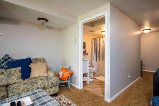 Creekside Comfort with Resort Amenities - Eden - 3