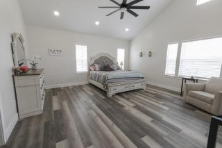 Mountain Veiw Home, 5 Bedroom, Spacious home! - Big Timber - 1