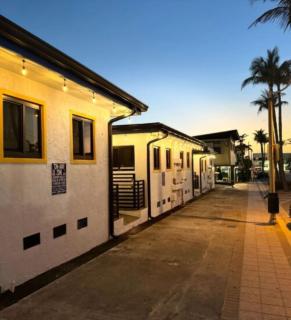 Hollywood Sunrise - 6