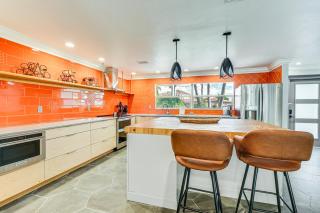 Walk to Beach Cape Coral Home with Grill and Patio - Cape Coral - 3