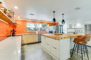 Walk to Beach Cape Coral Home with Grill and Patio - Cape Coral - 2