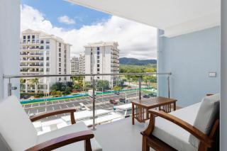Casago 0606, Modern Nature-Inspired Condo with Mountain Views - Jacó - 1