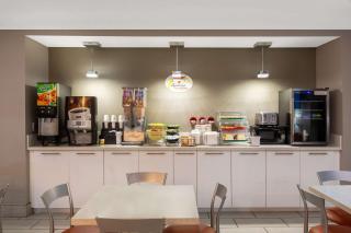 Super 8 by Wyndham Ottawa - Ottawa - 6