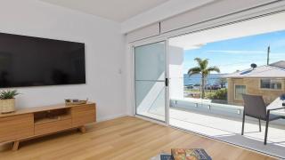Hideaway 2, 3a Lillian St - filtered water views - 7