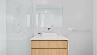 Hideaway 2, 3a Lillian St - filtered water views - 4