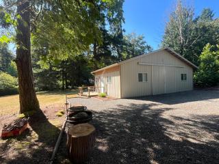 Whispering Pines Farmhouse - 3