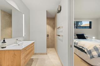 Guest House with Mountain Views - 2