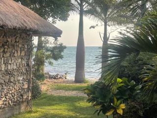 Sweta Takawiri island cottage - 1