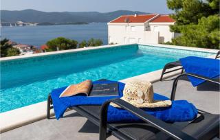 3 Bedroom Amazing Home In Komarna - 4