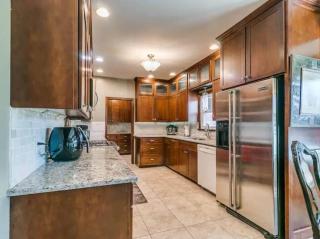 7 Bedroom Luxurious retreat with Heated Pool, Hot tub & King Beds - Oklahoma City - 8