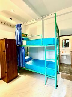 Downtown Hostels Mirissa - Mirissa - 5