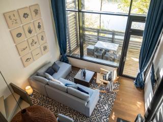 Belvilla Mansion by the Lake - - 8