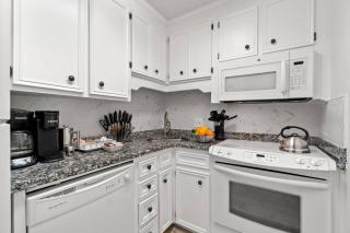 Renovated Townhome 5 mins walk to Beach, in the best resort in PCB, Horizon South - 4