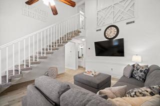 Renovated Townhome 5 mins walk to Beach, in the best resort in PCB, Horizon South - 8