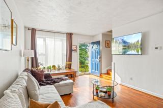 --Free Parking & 2 King Beds -- Vintage Retreat -- Floyd's Freedom - 9