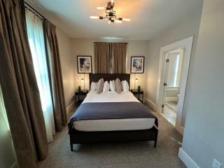 Entire Modern 7 Unit 7 Bath Boutique Inn - 5