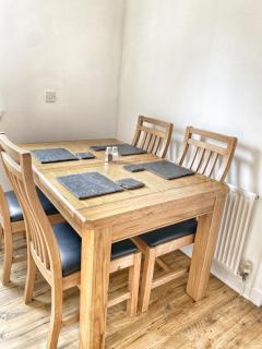 Outwith LEZ, central, free parking by Lains Lettings - 5