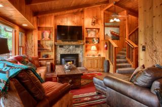 Willow Cove Lodge- 5 bedrooms with a hot tub - Bass Lake - 9