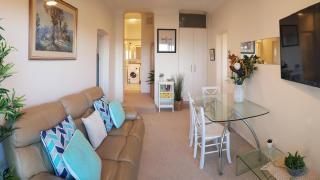 Homely Beachfront Apartment with Direct Beach Access - The Coachhouse - Narrabeen - 8