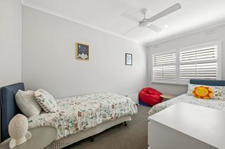 Ocean Retreat by Ready Set Stay - BYO linen and towels - Rosebud - 5