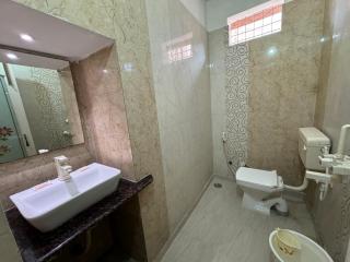 Hotel Kamal Nearest To Taj Mahal - Agra - 2