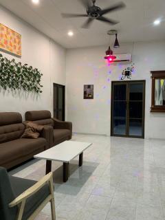 Raj - Kampong Alor Gajah - 5