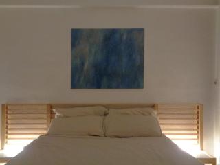 Light-filled apartment with sea views - 8