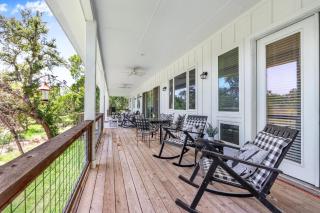 Happiness Ranch - Oak Tree House - 8