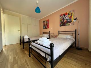 Marousi Escape - 5 mins walking away from Train - Metro - Atene - 4