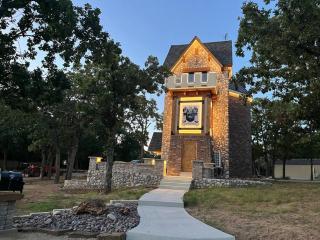 Unique Castle on the Lake - Skiatook - 0