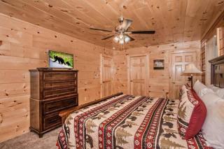 Papa Wolf's Cabin - POOL Community - 5