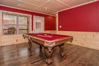 Papa Wolf's Cabin - POOL Community - 2