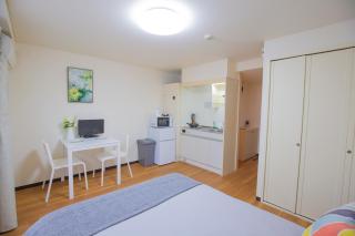 Charming Guesthouse in the Heart of Okubo 丶Steps to Metro and Convenient Travel! EoS11 - Tokyo - 0