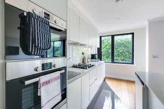 The Concord Modern 2 Bedroom Apartment - Brentford - 2