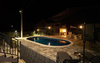Gorgeous Home In Runovici With Kitchen - Runović - 2